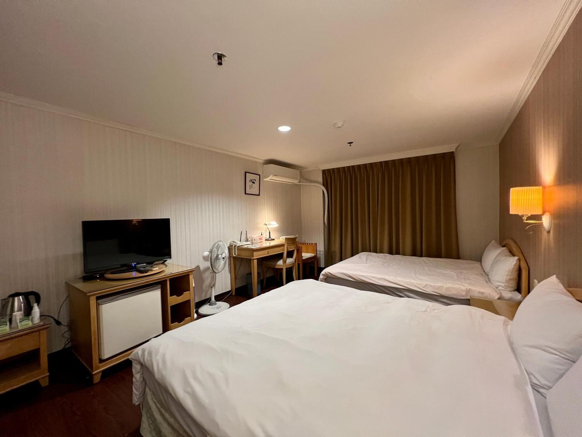 סינצ'ו סיטי Hermes Hotel מראה חיצוני תמונה